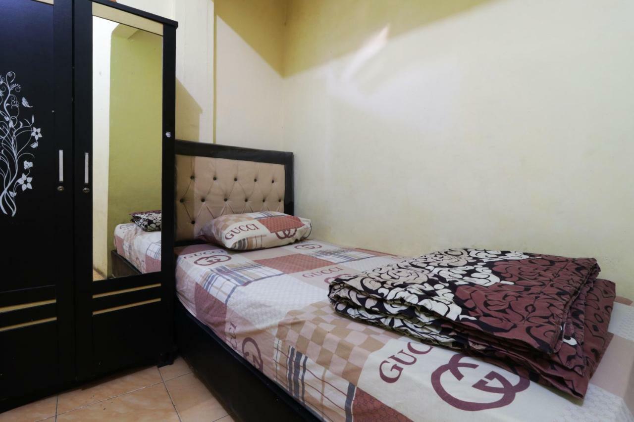 Wisma Yuli Syariah Hotel Medan Ngoại thất bức ảnh
