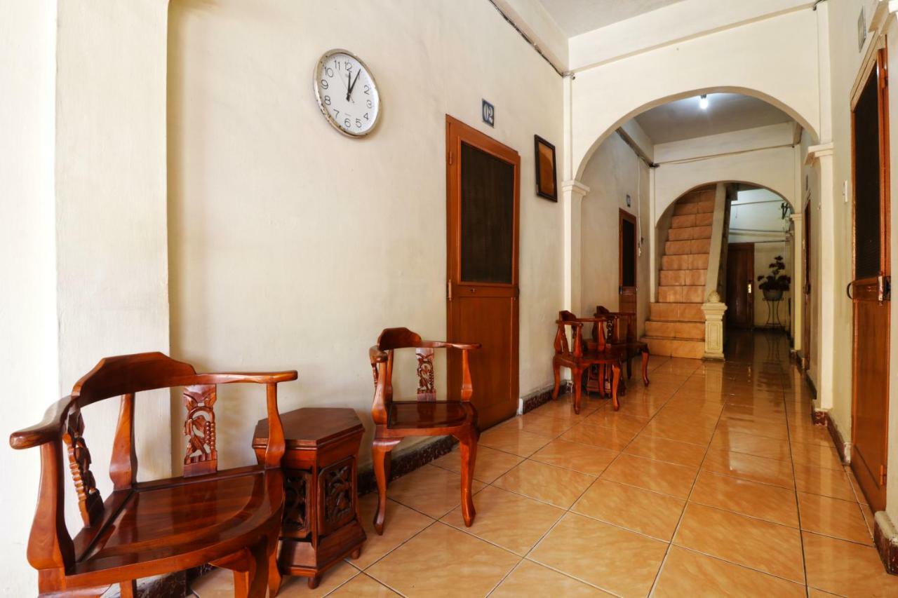 Wisma Yuli Syariah Hotel Medan Ngoại thất bức ảnh