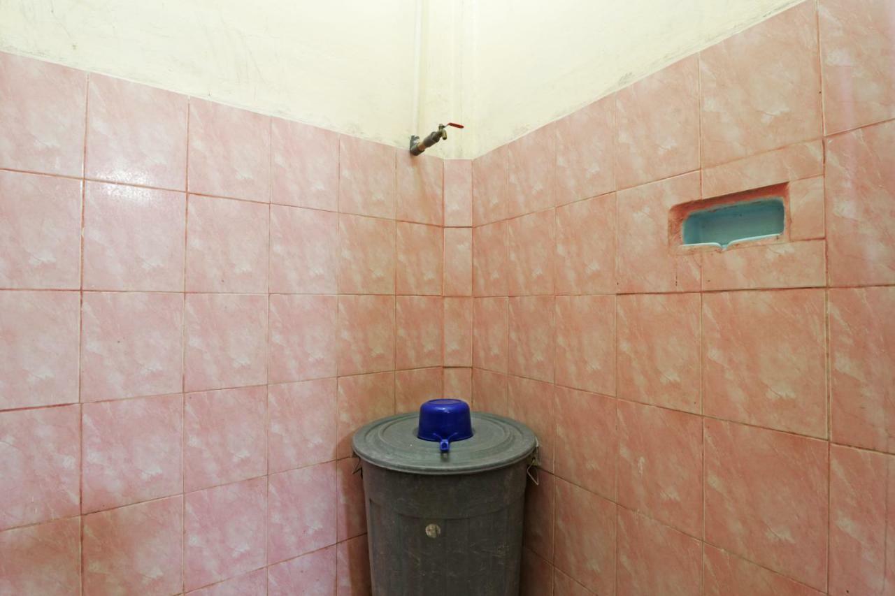 Wisma Yuli Syariah Hotel Medan Ngoại thất bức ảnh