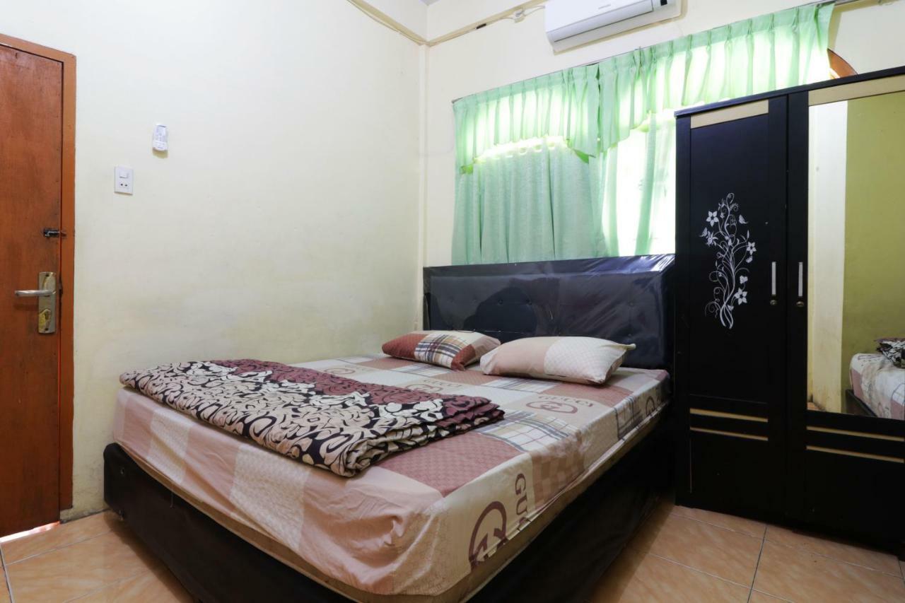 Wisma Yuli Syariah Hotel Medan Ngoại thất bức ảnh